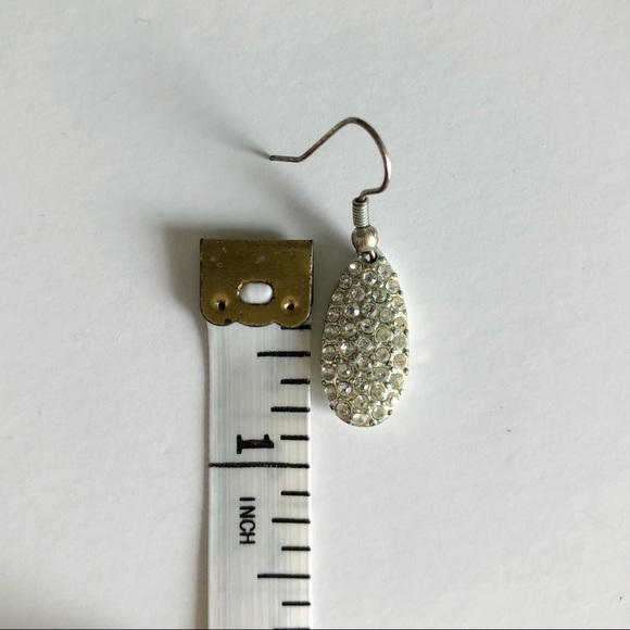 SUZY SHIER Small Silver Crystal Drop Earrings - Picture 5 of 6